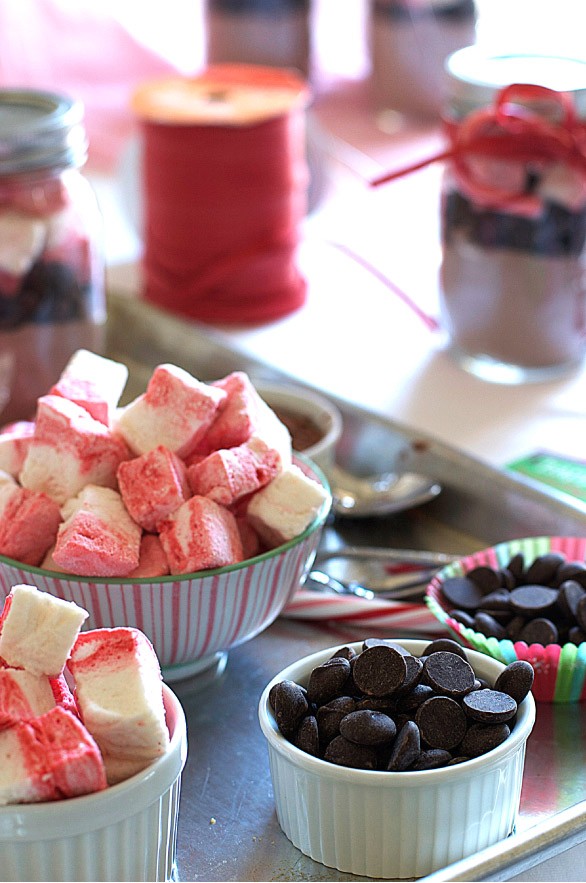 Homemade peppermint marshmallow recipe for Christmas gifts