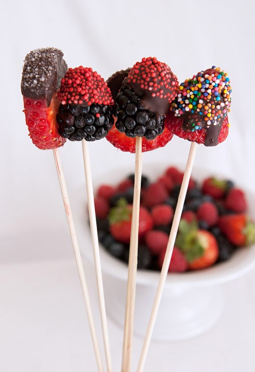 Pretty Chocolate Dipper Fruit | This simple recipe is perfect fro Valentine's Day! MarlaMeridith.com