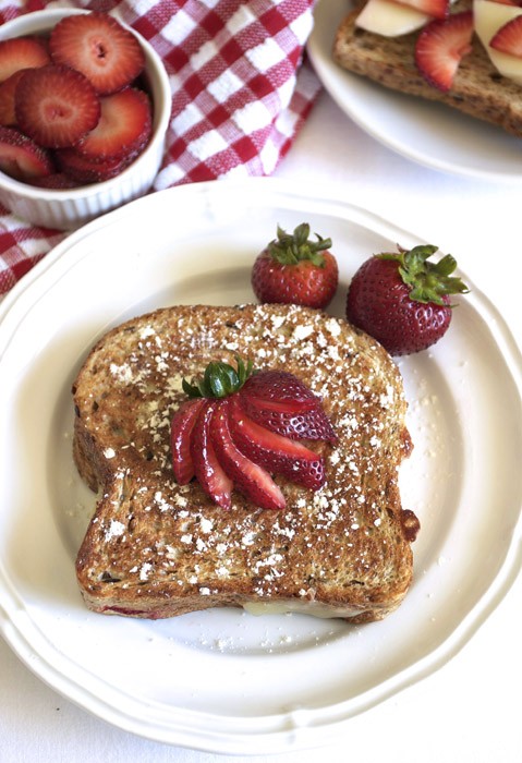 Stuffed french toast recipe with Mozzarella Cheese and Strawberries
