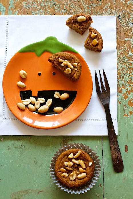 Peanut Butter Pumpkin Muffins |  MarlaMeridith.com #vegan #glutenfree