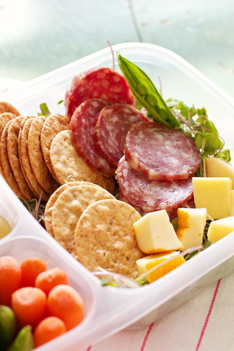 Homemade lunchables on MarlaMeridith.com blog. Project Lunch Box.