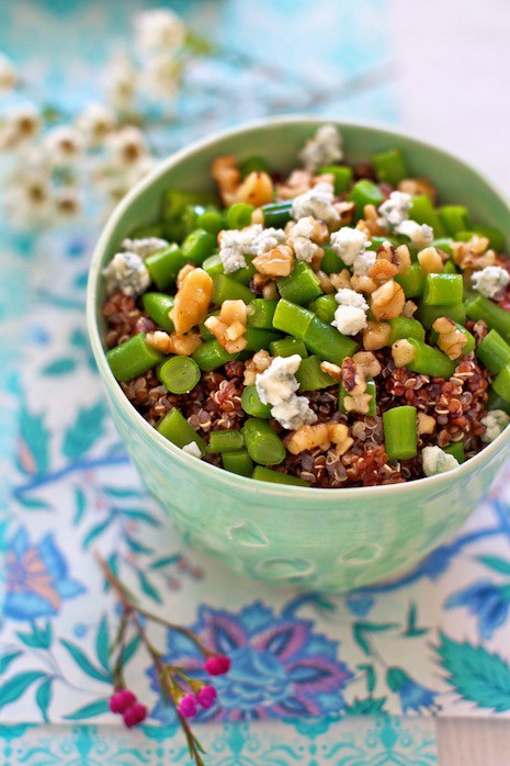 Healthy green beans recipe with toasted walnuts and blue cheese