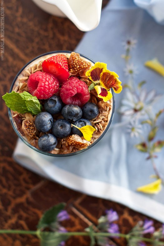 Raspberry Granola Parfaits | MarlaMeridith.com #glutenfree