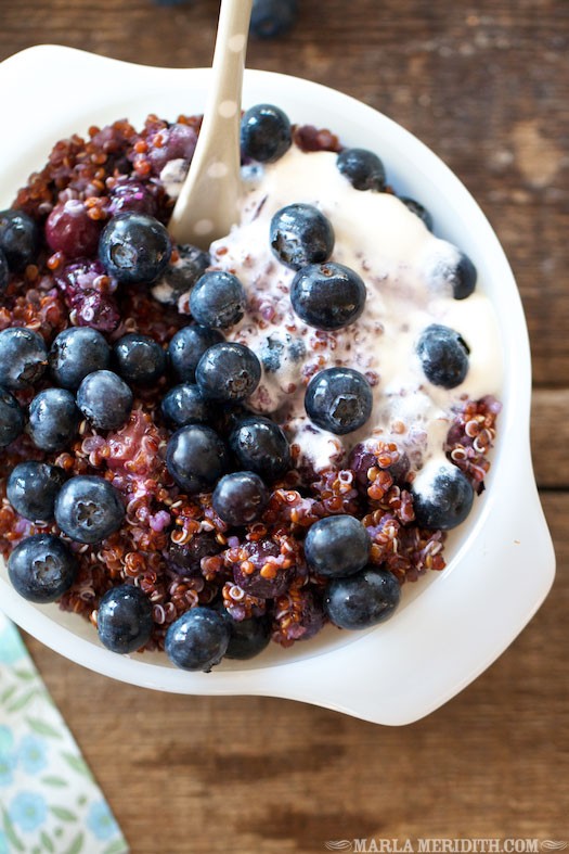 Blueberry Quinoa Breakfast Bowls! So delicious you will become crave it daily! MarlaMeridith.com ( @marlameridith )