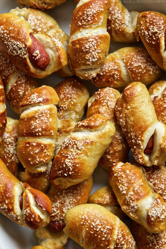 Pretzel Wrapped Mini Hot Dogs . Might be the best thing you ever bite into! Serve them at your tailgating & football parties! MarlaMeridith.com ( @marlameridith )