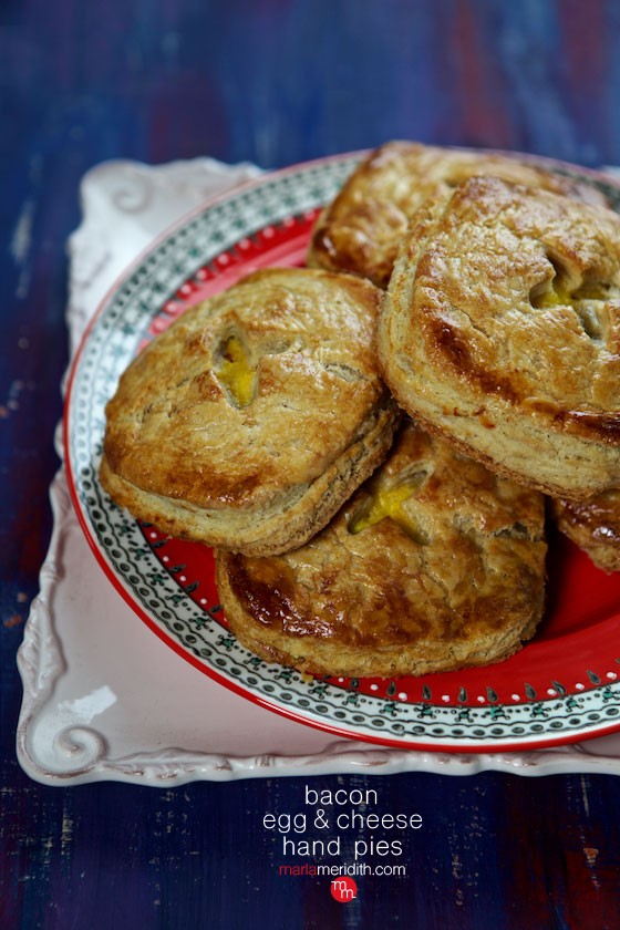 Start the day with these homemade Bacon. Egg & Cheese Hand Pies! MarlaMeridith.com ( @marlameridith ) #recipe #pie