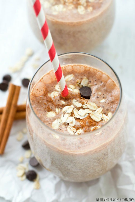 Cinnamon-Roll Chocolate Chip Oatmeal Smoothie by Whole and Heavenly Oven | featured on MarlaMeridith.com ( @marlameridith )
