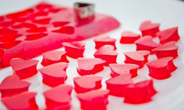 Valentine's Fruit Snacks by Cooking with Jax | featured on MarlaMeridith.com ( @marlameridith ) #valentinesday