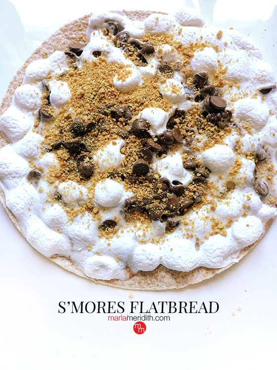 Smore's Flatbread #recipe How fun is this?! MarlaMeridith.com ( @marlameridith )