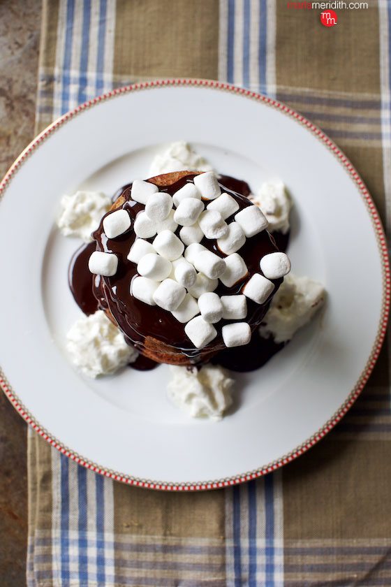 Hot Cocoa Pancakes #recipe topped with @Hersheys #Simply5 syrup and marshmallows. A chocolate lovers dream! MarlaMeriidith.com ( @marlameridith )