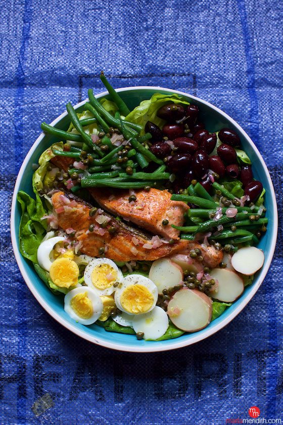 A healthy & delicious entree #salad #recipe! SALMON NIÇOISE WITH WARM SHALLOT CAPER VINAIGRETTE | MarlaMeridith.com ( @marlameridith )