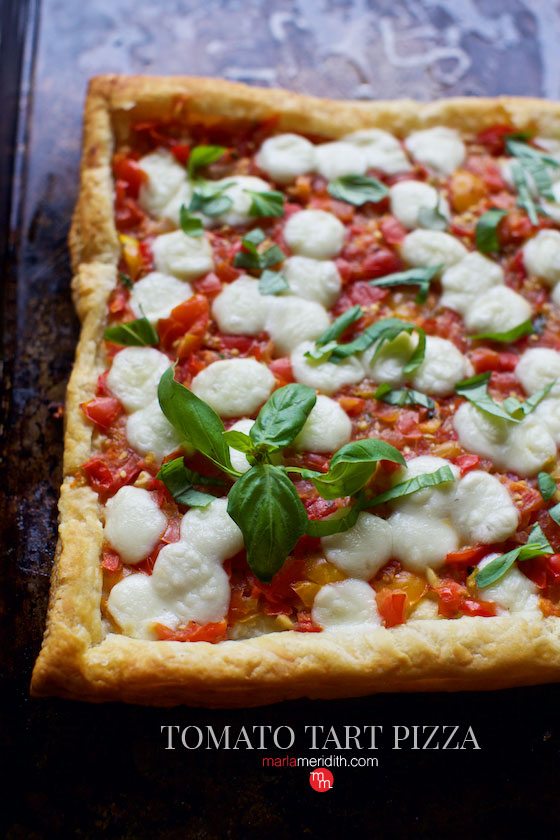 TOMATO TART PIZZAS: Every one will be excited to dive into this recipe. Customize with your favorite toppings! MarlaMeridith.com ( @marlameridith )