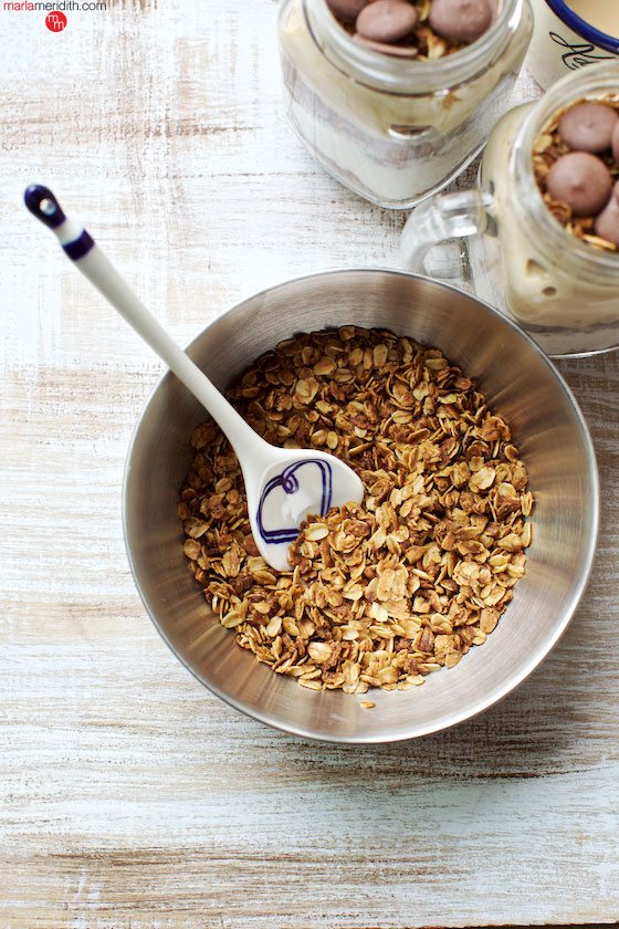 These COFFEE GRANOLA PARFAITS are the best part of waking up! Made with @Folgers AD MarlaMeridith.com ( @marlameridith )