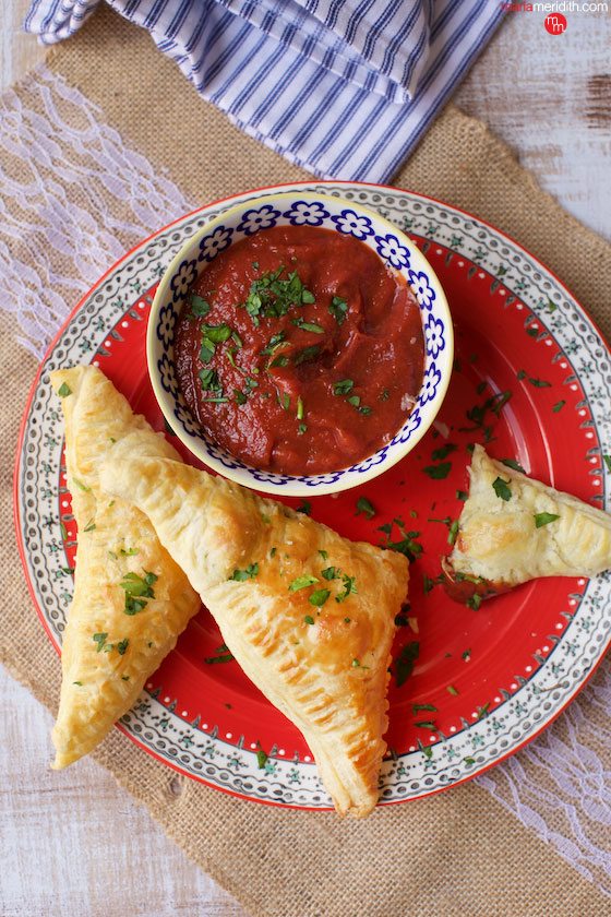We made these Meatball Puff Pastry Pockets in the Philips Airfryer. The perfect appetizer for the holidays, tailgating & more! MarlaMeridith.com ( @marlameridith ) #ad