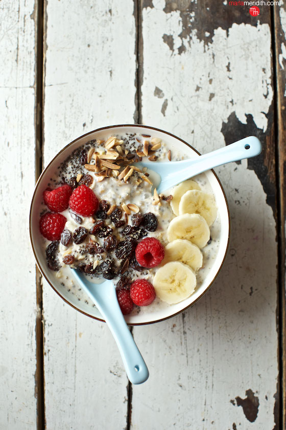 Overnight Banana Nut Bircher Muesli, this breakfast recipe is super healthy and delicious! MarlaMeridith.com ( @marlameridith )