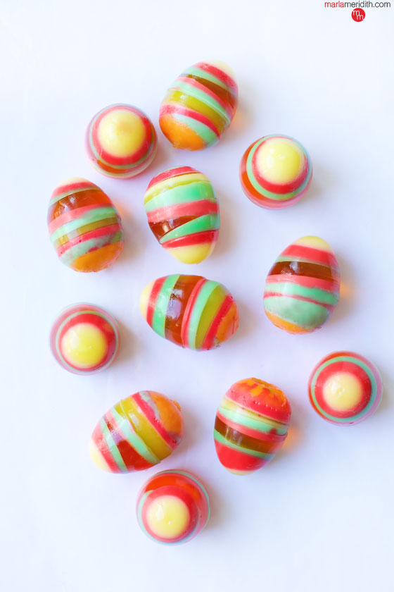 Have fun with your kids making this edible craft! Rainbow Jell-O Easter Eggs on MarlaMeridith.com ( @marlameridith )