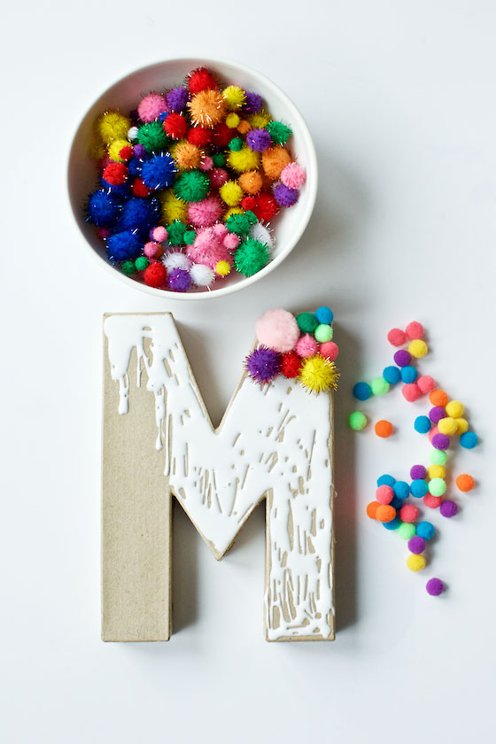 DIY Pom Pom Letters for MOM! A fun craft to make for Mother's Day | MarlaMeridith.com ( @marlameridith )