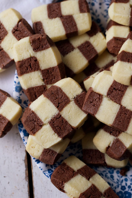 Chocolate-Vanilla Checkerboard Cookies recipe. These are so delicious and simple to prepare! MarlaMeridith.com ( @marlameridith )