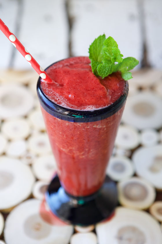 This Cherry Mango Smoothie recipe is the perfect summer refresher! MarlaMeridith.com ( @marlameridith )