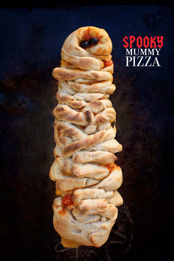 Spooky Mummy Pizza How-To for Halloween! MarlaMeridith.com #pizza #recipe #halloween