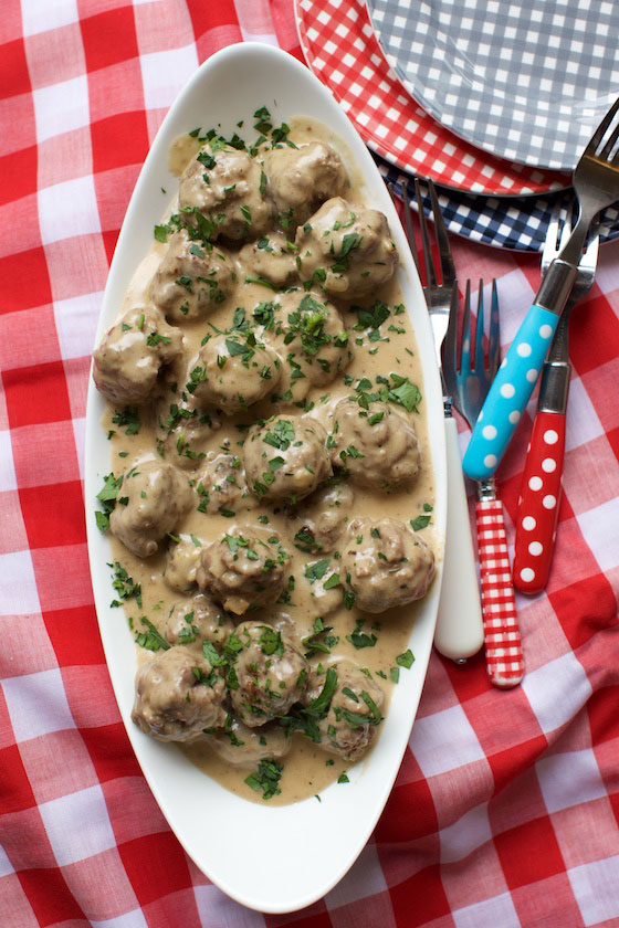 These Best Ever Swedish Meatballs will be the hit at any potluck or party! MarlaMeridith.com #recipe #appetizer #meatballs