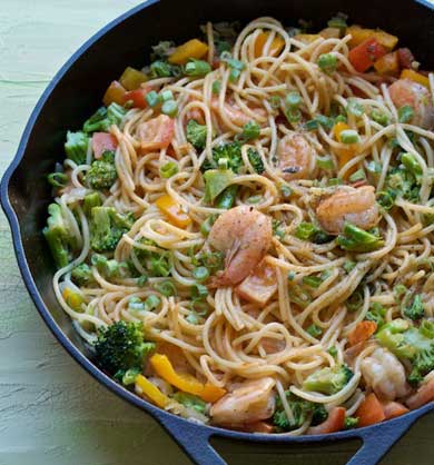 Linguine with Shrimp & Vegetables, a healthy, protein packed & delicious pasta recipe! MarlaMeridith.com #recipe #pasta