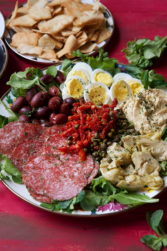 Make this simple & delicious Mediterranean Salad Platter next time you throw a party! MarlaMeridith.com