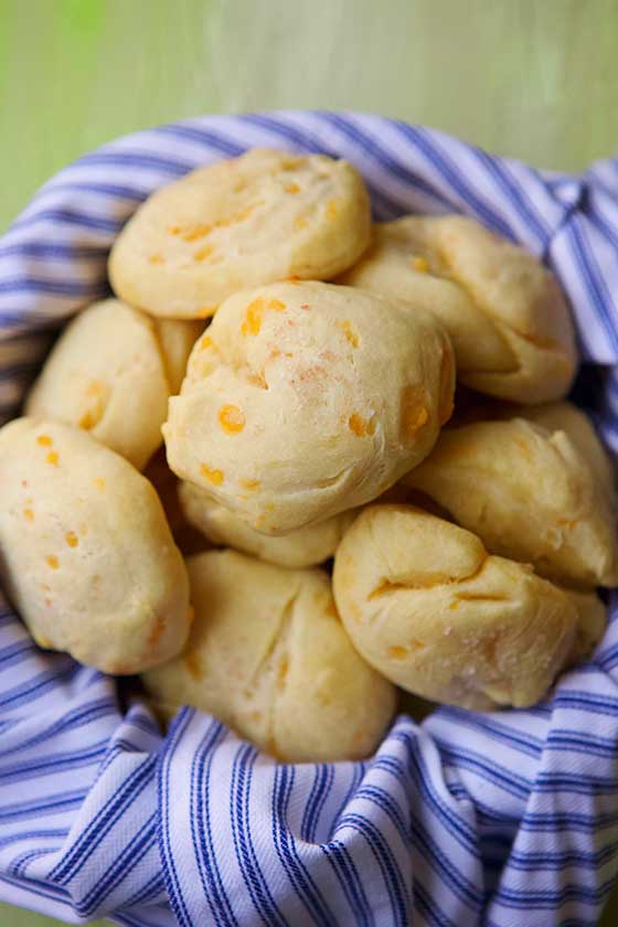We love this Cheddar Cheese Dinner Rolls recipe, great for the holidays! Bet you can't eat just one! They bake up perfectly every time. MarlaMeridith.com