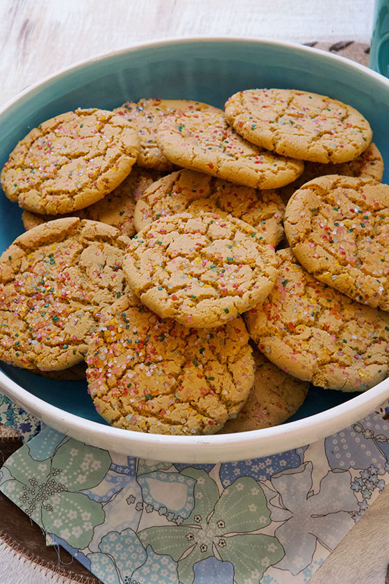 Fall in love with the holidays over and over again with these Crunchy Gingersnap Cookies! This recipe is simple to prepare and guaranteed to put a smile on Santa's face! MarlaMeridith.com