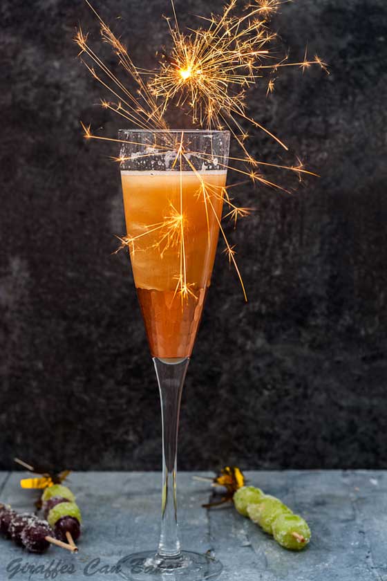 Try this gorgeous Shimmery New Year's Eve Cocktail to ring in 2019! recipe by A Tipsy Giraffe