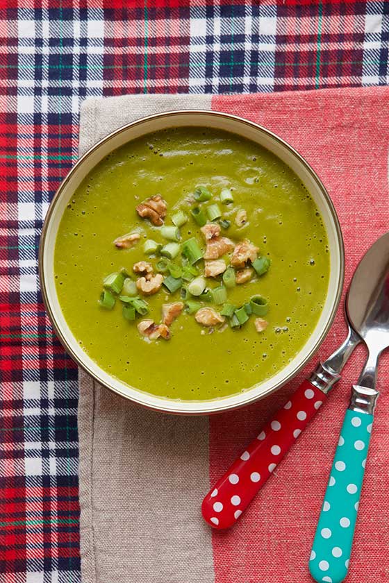 We love this super healthy Vegan Avocado Spinach Soup recipe, it's filled with flavor, healthy fats and vitamin packed. Delicious any time of the year! MarlaMeridith.com