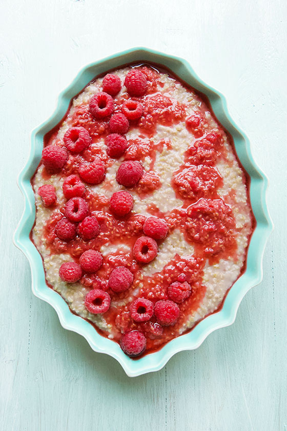 We love this quick, easy and very healthy Vegan Raspberry Steel Cut Oatmeal recipe. Great for those busy weekday mornings and you can make it the night before! MarlaMeridith.com