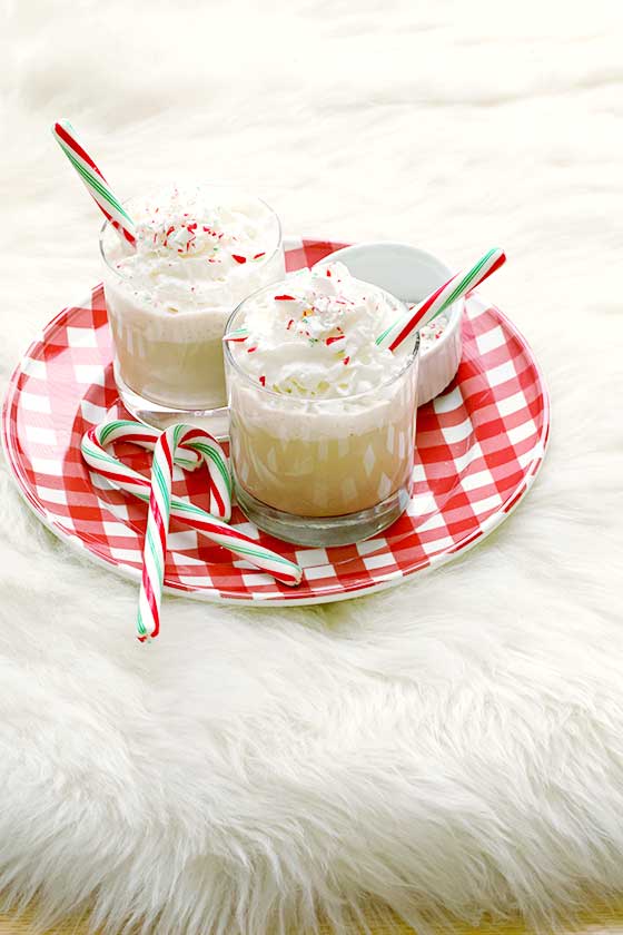 Add festive flair to your holiday gatherings with this delicious Peppermint White Russian cocktail. Great for winter entertaining! MarlaMeridith.com